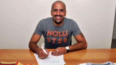 Mantan Bintang MU, Veron Disanksi 6 Bulan Tak Boleh Beraktivitas dari Sepakbola