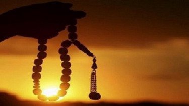 Waktu Mustajab, Ini Doa Dzikir Petang yang Dianjurkan Saat Ramadhan