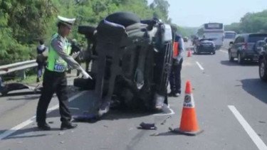 Gila! Fortuner Tabrak Beberapa Kendaraan di Lampu Merah Jaktim, Dua Orang Terluka