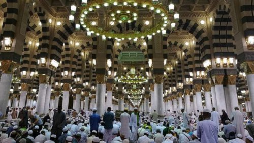 Hukum Meninggalkan Salat Jumat Tanpa Alasan yang Dibenarkan Syariat
