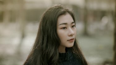 Tips Hasilkan Riasan Natural Tapi Tetap Menawan, Makeup Apa yang Paling Penting?