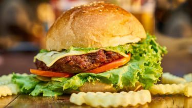 Warga Mulai Menjerit, Harga Burger hingga Kopi Naik Imbas Krisis Global