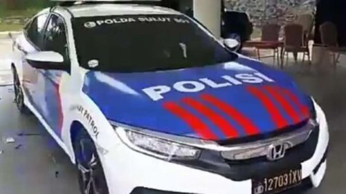 Detik-Detik Hyundai Palisade Nopol ZZH Dikawal Mobil Polisi ke Salon