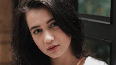 Alasan Dea Annisa Tunda Menikah Diungkap Sang Ibu, Ceritanya Bikin Mewek!