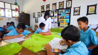 Pemerintah Pastikan Tak Ada PHK Terhadap 237.196 Guru Honorer