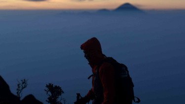 Seorang Pendaki Dilaporkan Hilang di Kawah Ijen, dalam Pencarian Tim SAR