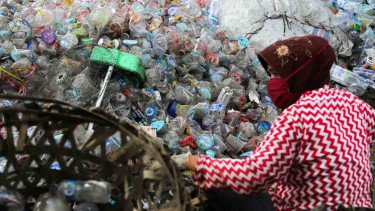 Dari Masalah Jadi Peluang, Begini Cara Sampah Plastik Diolah Lebih Canggih