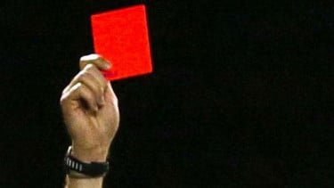 Wasit Liga 2 Diduga Jual Istri Lewat MiChat, Korban Dipaksa Threesome