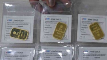 Harga Emas Hari Ini 2 Februari 2026: Produk Antam Meroket Naik Rp 167 Ribu per Gram, Global Terjun Bebas