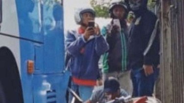 Maut di Tubagus Angke! Pemotor Tewas Mengenaskan Usai Tergilas Bus TransJakarta