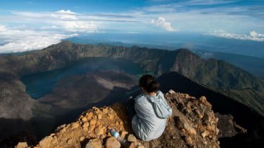 Ribuan Pendaki Padati Gunung Rinjani usai Dibuka Kembali