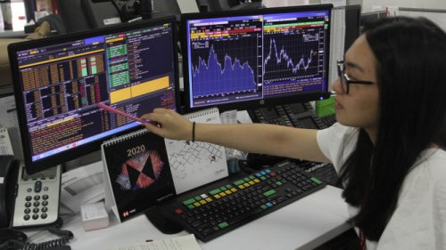 Dibuka Menghijau, IHSG Pede Lanjut Menguat Imbas Negosiasi Dagang AS-China