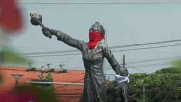 Kartini Zaman Now Bukan Cuma Anggun, Tapi Juga Berani Cari Nafkah di Jalanan