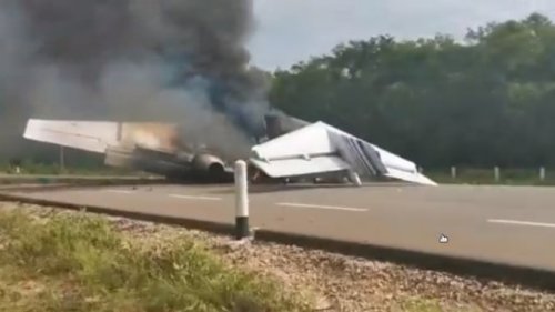 BREAKING News! Pesawat Air India Jatuh di Dekat Bandara Ahmedabad, Angkut 242 Orang