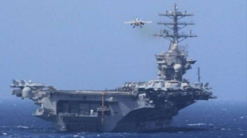 Matikan Sinyal, Kapal Induk Nuklir AS Diam-diam Merapat ke Teluk Persia