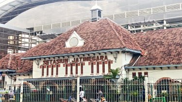 Top 11+ KA Berhenti Luar Biasa di Stasiun Jatinegara Imbas Aksi di Monas, Cek Jadwalnya