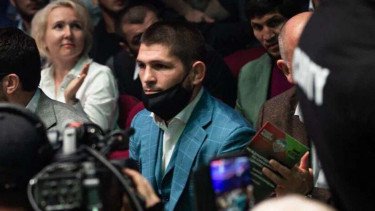 Khabib dan Cormier Nostalgia Tahun Emas, Sindir McGregor Secara Halus
