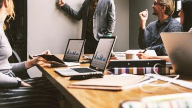 Jangan Panik Digantikan AI, 5 Skill Ini Masih Dicari Perusahaan