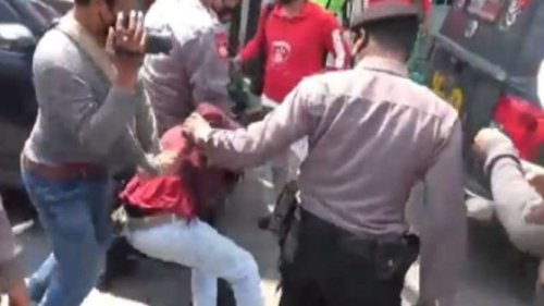 Dua Mahasiswa Undip Sekap Polisi saat Demo Divonis 2 Bulan 3 Hari