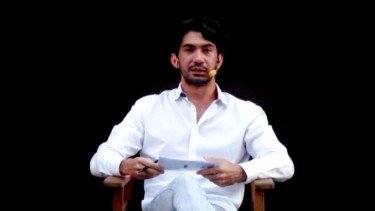 Reaksi Adem Ibu Reza Rahadian saat Tahu Anaknya Ingin Masuk Islam