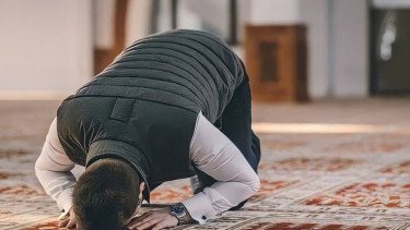 Tata Cara dan Doa yang Dipanjatkan Saat Menjalankan Solat Witir di Bulan Ramadan