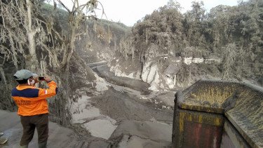 Salurkan Bantuan ke Warga Terdampak Erupsi Semeru, Pertamina Patra Niaga Pastikan Cepat dan Tepat Sasaran