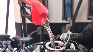 Motor Isi Bensin di SPBU., 1. Bensin Bisa Terhisap Kembali ke Tangki SPBU, 2. Proses Pembakaran Kurang Maksimal, 3. Polusi dan Dampak Kesehatan, Jangan Asal Penuh, Ini Bahaya Isi Bensin Sampai Tumpah