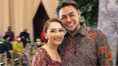 Prediksi Denny Darko: Ayu Ting Ting Dinilai Lebih Berpeluang Menikah dengan Ivan Gunawan daripada Boy William