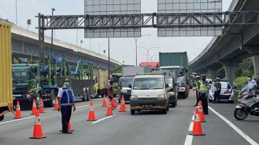 Jasa Marga Transjawa Tol Berlakukan Contraflow dari KM 55 s.d KM 70 Arah Cikampek Ruas Jalan Tol Jakarta-Cikampek