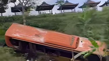 Tragis! Bus Jemaah Umrah Asal Jambi Terguling, 4 Orang Tewas Terjepit