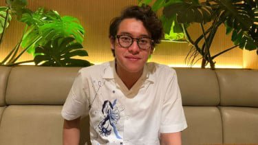 Ardhito Pramono Jadi Cowok Culun di Film Gudang Merica, Penampilannya Bikin Pangling!