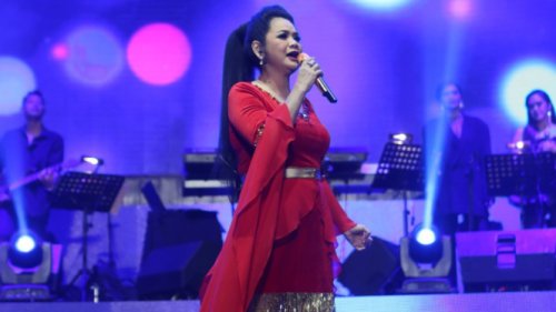 Pesan Vina Pnduwinata untul Al Ghazali: Jangan Kayak Bapaknya!