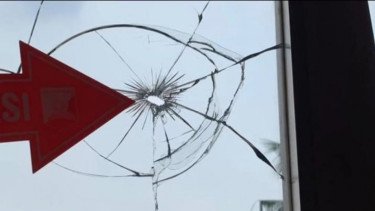 Peluru Nyasar Teror Warga Cengkareng, Genteng Bolong dan Lantai Retak