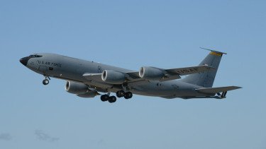 Pesawat Tanker AS Jatuh saat Operasi Militer di Iran, Bantah Dirudal Musuh