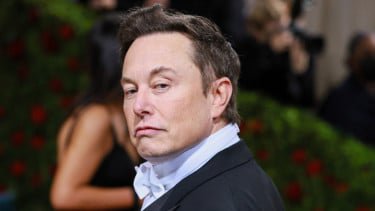 Elon Musk Kian Tak Tertandingi, Kekayaan Rp12.500 Triliun Setara Tiga Orang Terkaya Dunia