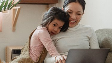 Disebut Versi Terburuk yang Pernah Ada, Begini Cara Membantu Anak Berkembang di Era AI
