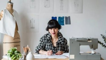 Top 10+ Ide Bisnis Pakai AI yang Bikin Anda Panen Cuan, Modal Kecil Untung Maksimal!