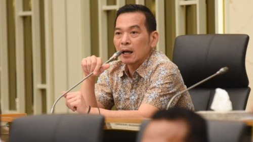 DPR Desak Bahlil Cabut IUP dan Tutup Permanen Perusahaan Tambang di Raja Ampat