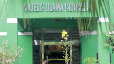 MUI Keluarkan Fatwa Haram Buang Sampah ke Sungai, Danau, Laut