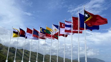 Bendera negara anggota ASEAN dan Timor-Leste.