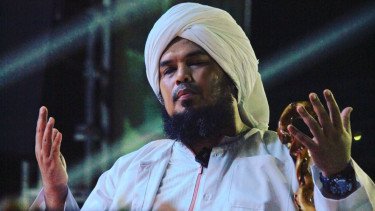 Ustaz Derry Sulaiman Bantah Jodohkan Inara Rusli dan Insanul Fahmi