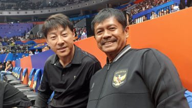 Bung Towel Geram Indra Sjafri Terus Dikasih Kesempatan Latih Timnas Indonesia: Seolah-olah Gak Ada Pelatih Lain!