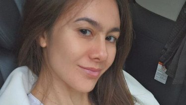 Wajah Bopengnya Jadi Gunjingan Netizen, Wulan Guritno Beranikan Diri Hapus Makeup Depan Umum
