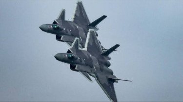 Menhan Sjafrie Pastikan Jet Tempur Chengdu J-10 Segera Terbang di Jakarta, Spesifikasinya Bikin Ngeri