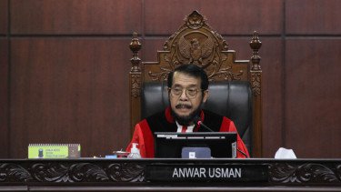 Anwar Usman Lega hingga Teteskan Air Mata Usai Pensiun jadi Hakim MK