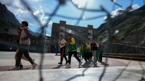 Sekolah Asrama di Tiongkok dan Pemisahan Paksa Anak-Anak Tibet