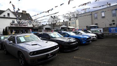 Terpopuler: Mobil Bekas, VinFast, hingga PEVS 2026