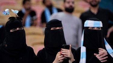 Cegah Kejahatan, Kazakhstan Larang Penggunaan Cadar di Tempat Umum
