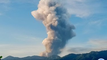 Aktivitas Gunung Dukono Masih Tinggi, Kolom Abu Capai 3.500 Meter