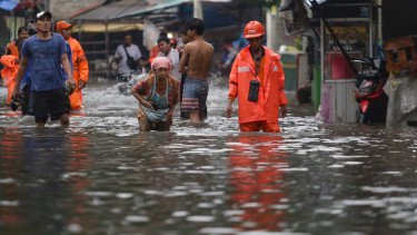 125 RT dan 14 Ruas Jalan di Jakarta Masih Tergenang Banjir Jumat Pagi